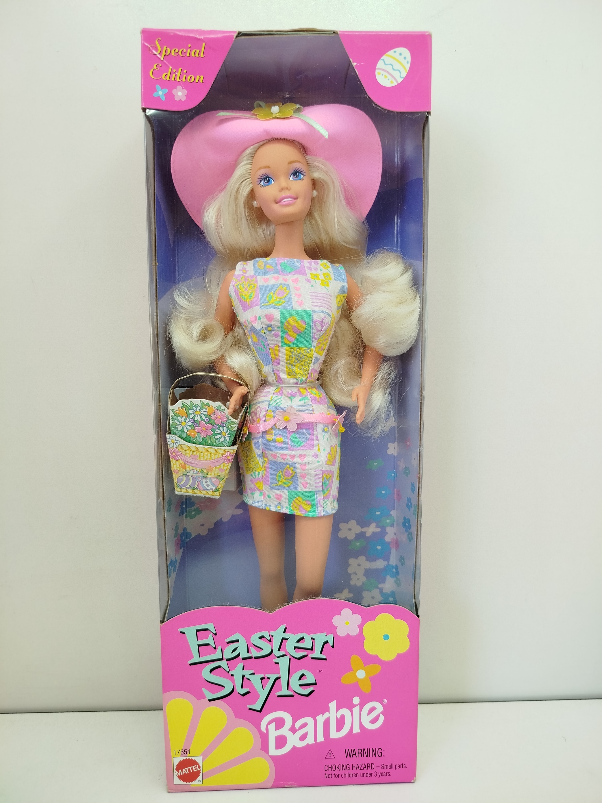 Easter Style Barbie - Special Edition (Modelo 17651), lanzada al mercado por Mattel en 1997 como una edición especial temática para celebrar la Pascua.