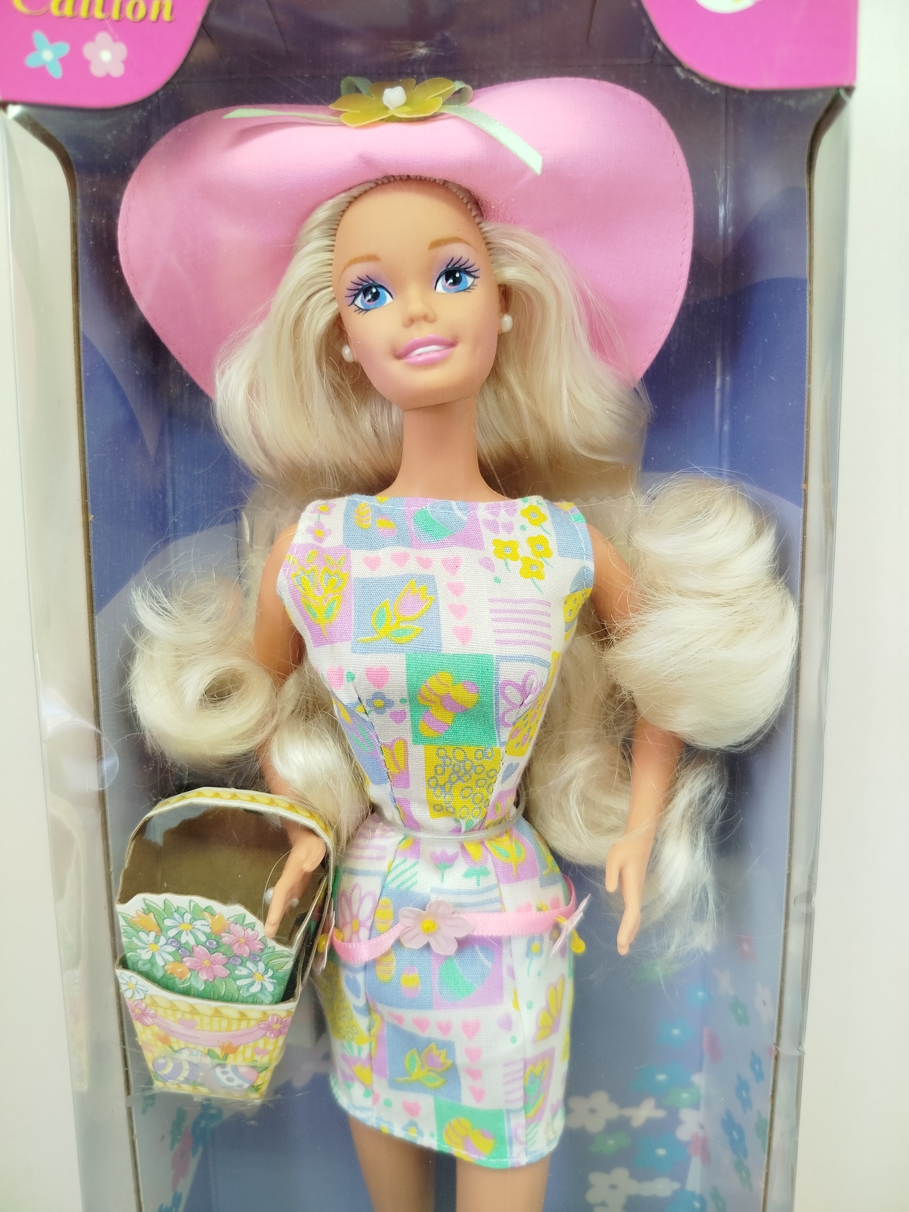 Easter Style Barbie - Special Edition (Modelo 17651), lanzada al mercado por Mattel en 1997 como una edición especial temática para celebrar la Pascua.