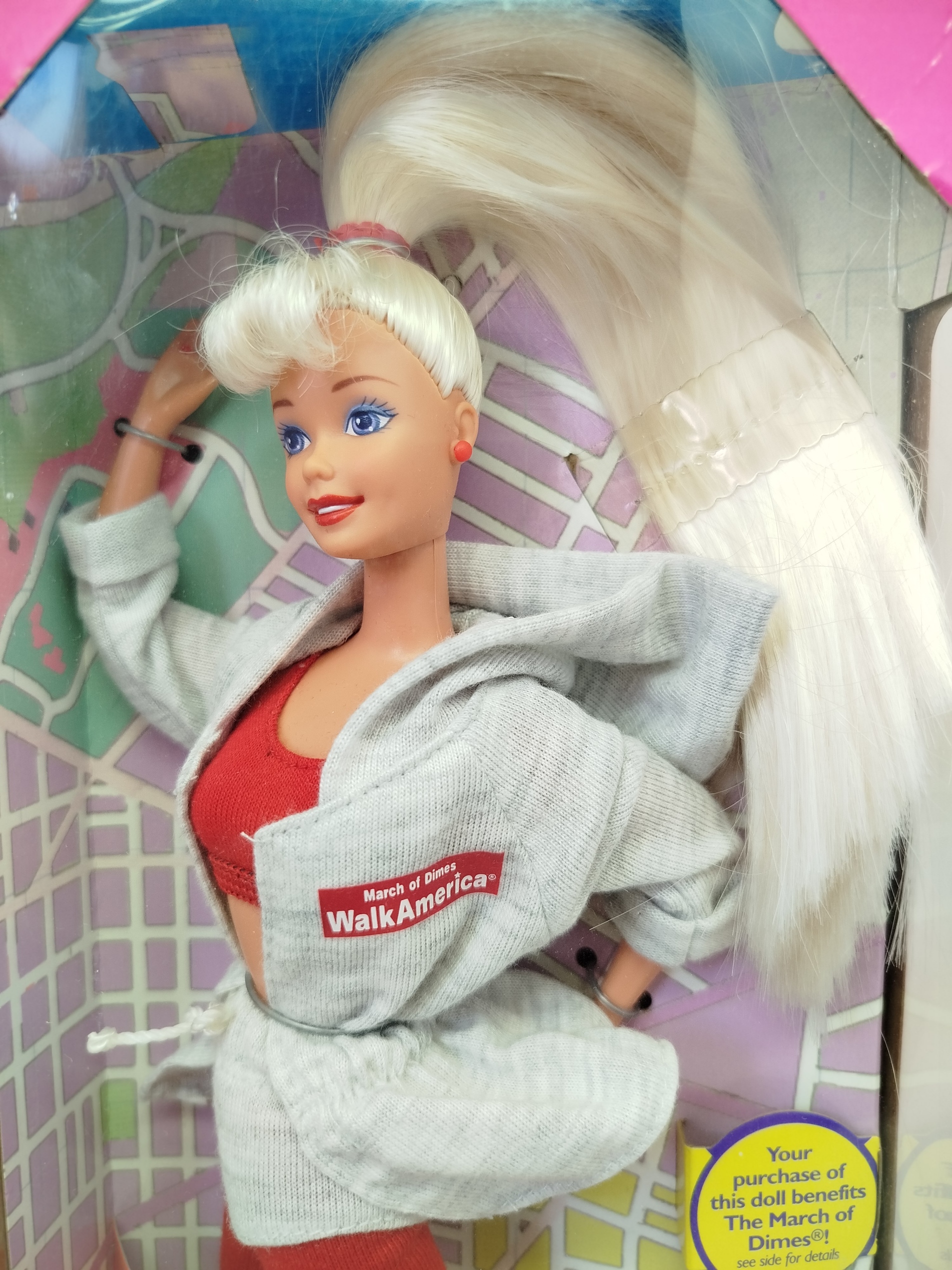 March of Dimes WalkAmerica Barbie - Kmart Special Edition (Modelo 18506), Mattel en 1997 como una edición especial exclusiva para las tiendas Kmart con fines benéficos para la fundación March of Dimes