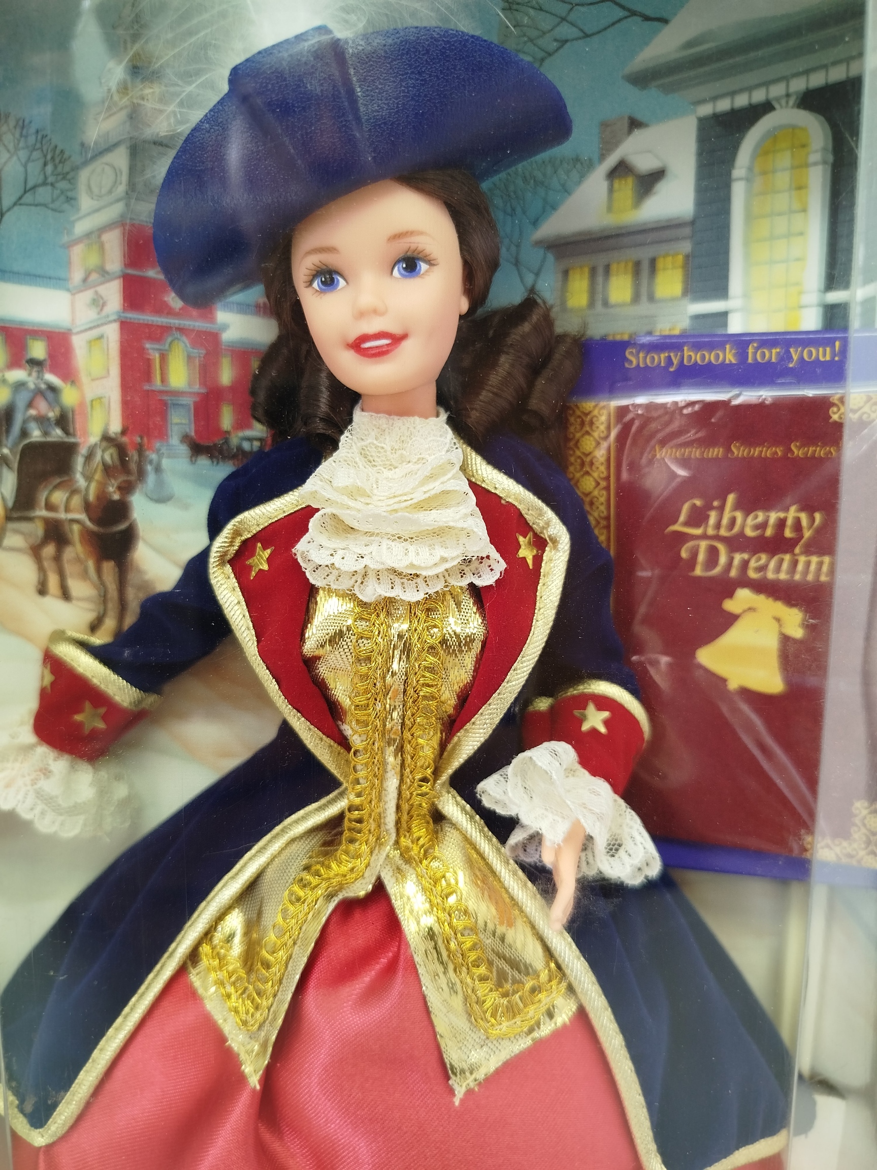 Patriot Barbie - American Stories Series (Modelo 17312), lanzada por Mattel en 1997 como una edición de colección que incluye un libro de cuentos histórico titulado "Liberty Dream".