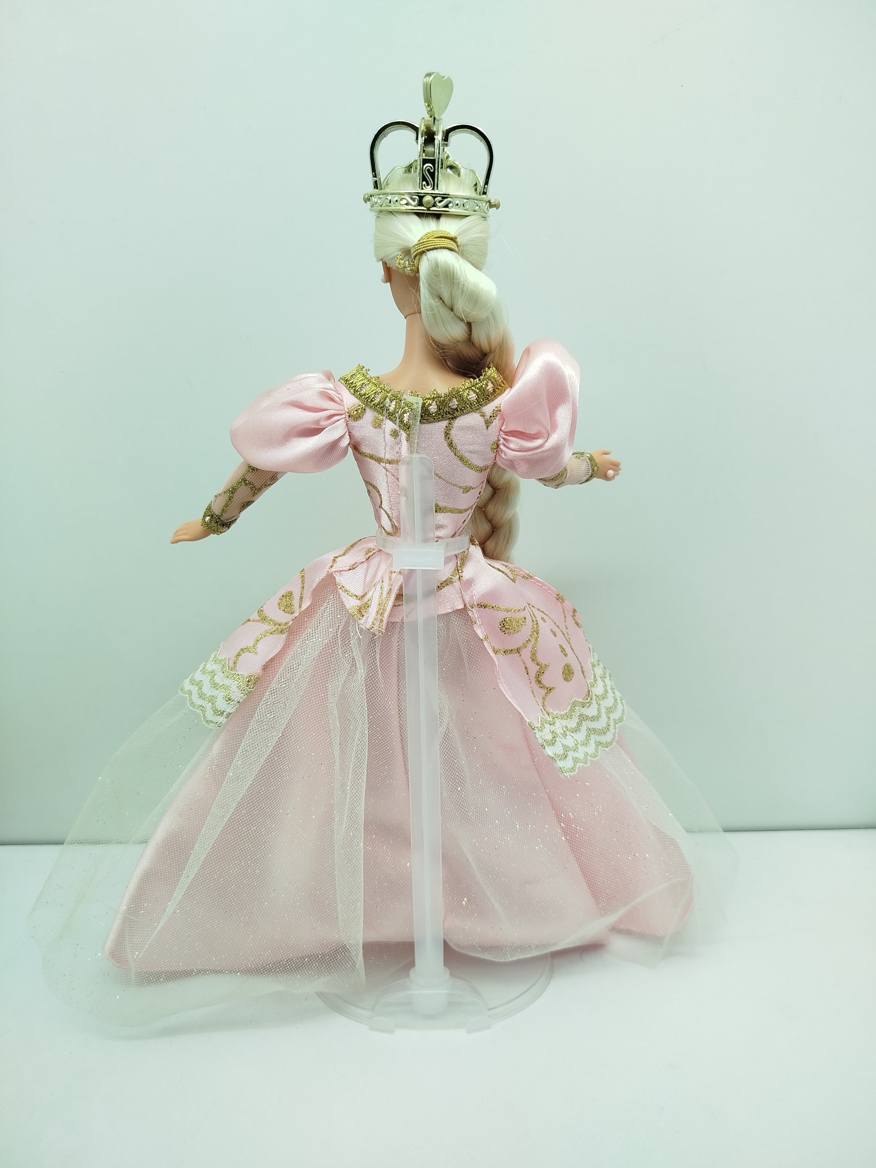  Barbie as Rapunzel de Mattel, lanzada originalmente en el año 1997 como parte de la colección Children's Collector Series