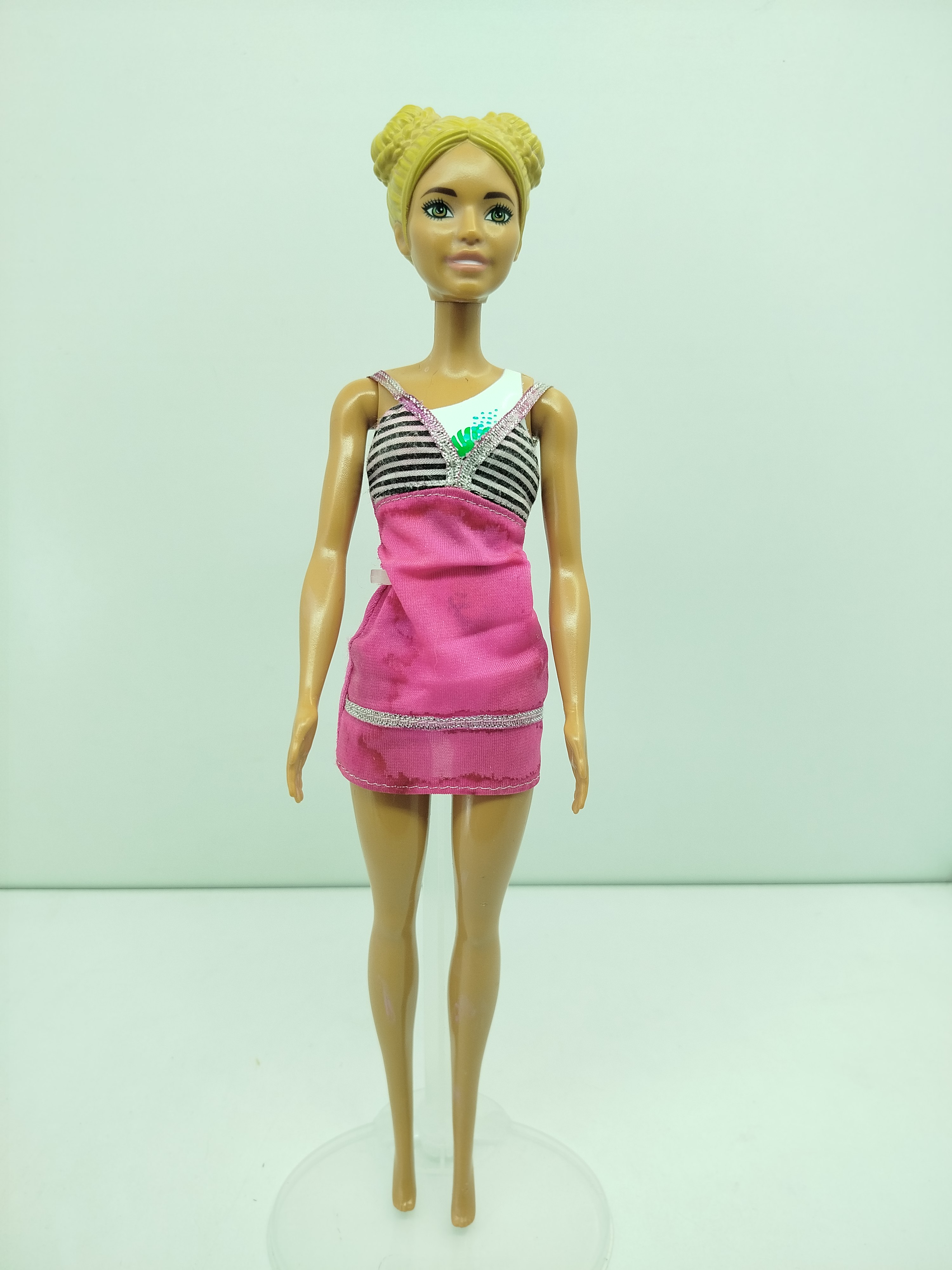 Barbie Fashionistas "Sporty" / "Fab Life", lanzada por Mattel en 2009