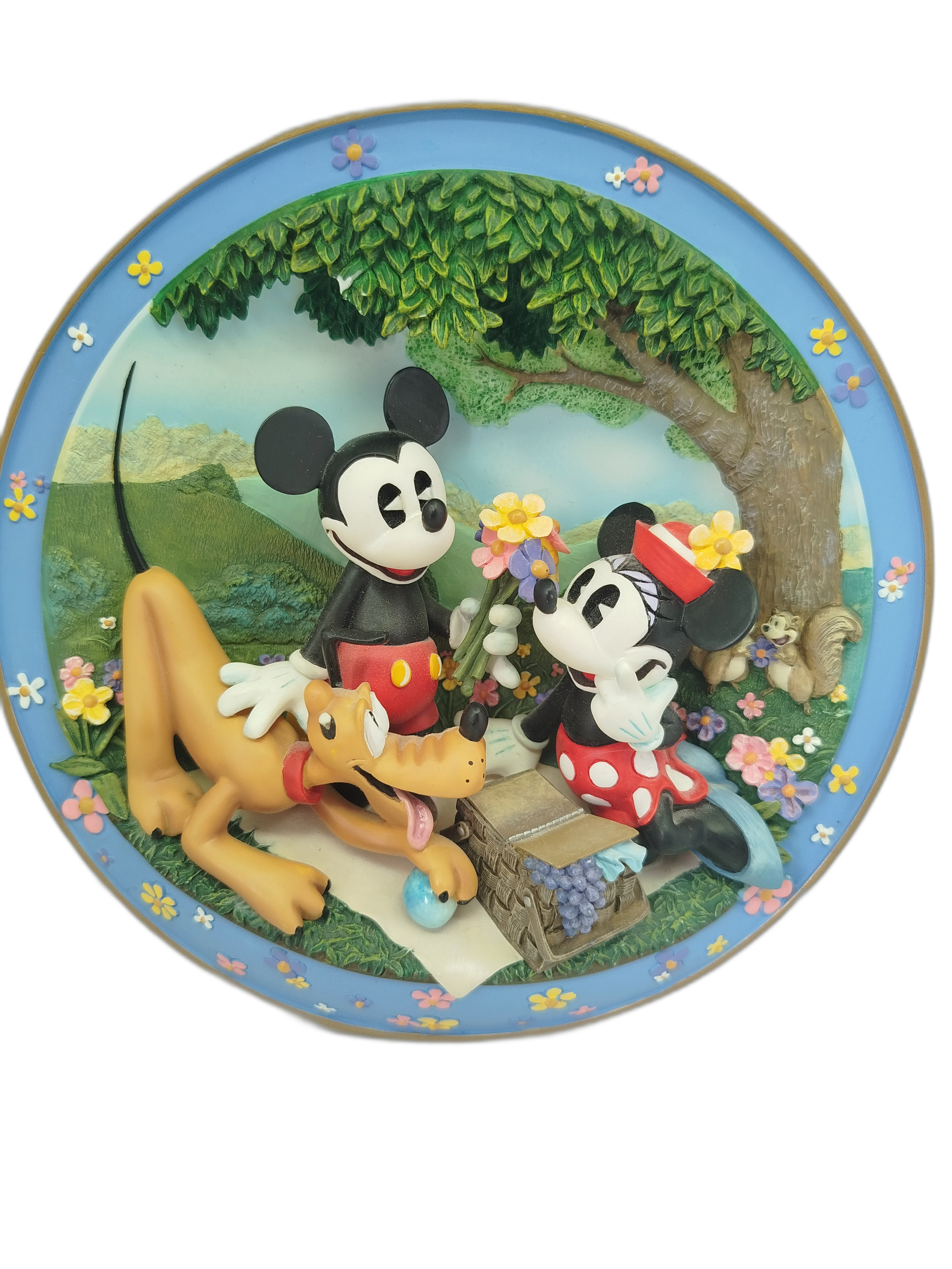 Plato decorativo de 1998 de Bradford Exchange: Disney Mickey Mouse  "Picnic Fun for Everyone"