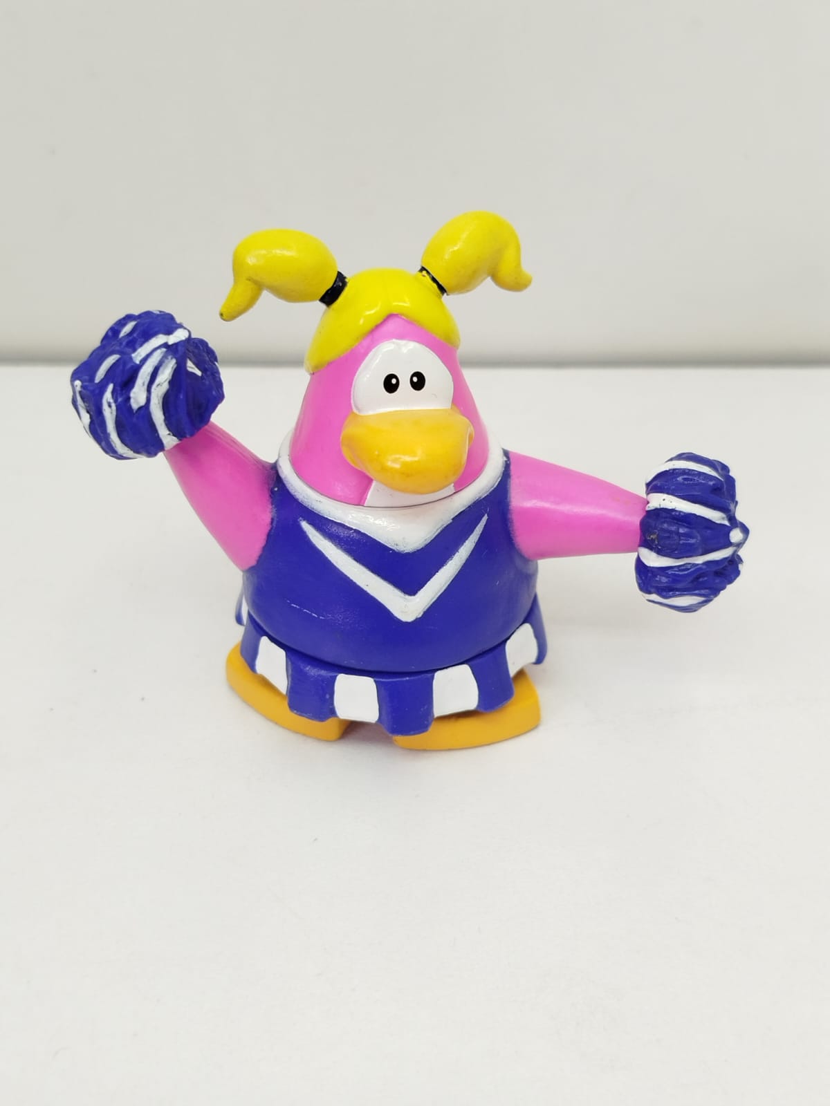CLUB PENGUIN 