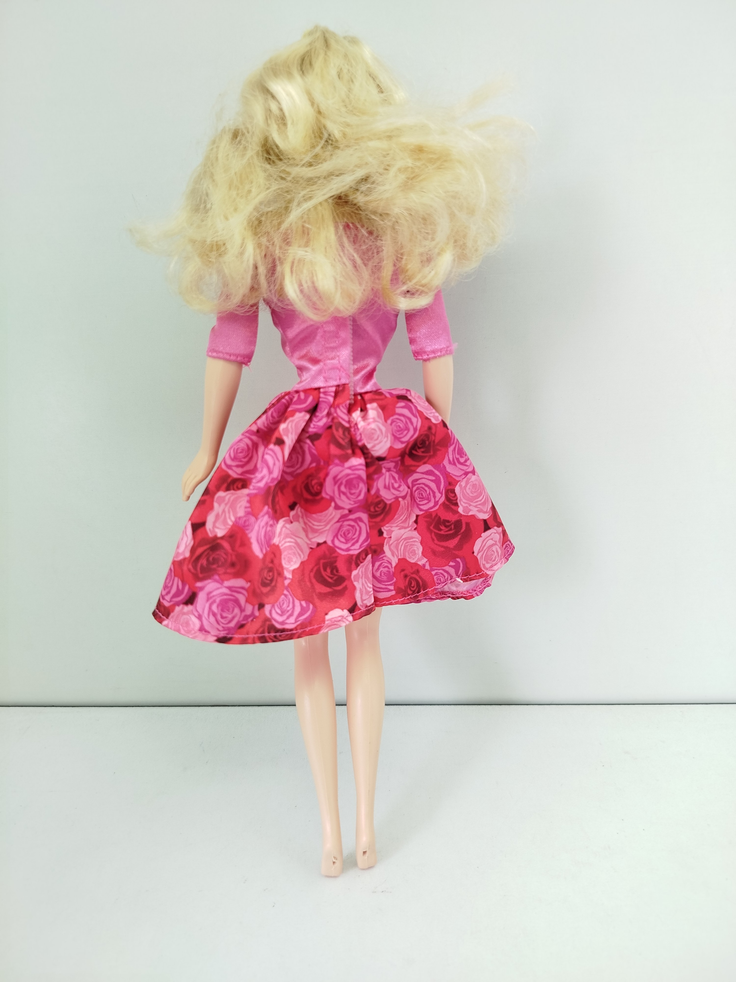  Valentine Romance Barbie (Edición Especial de 2003) de Mattel.