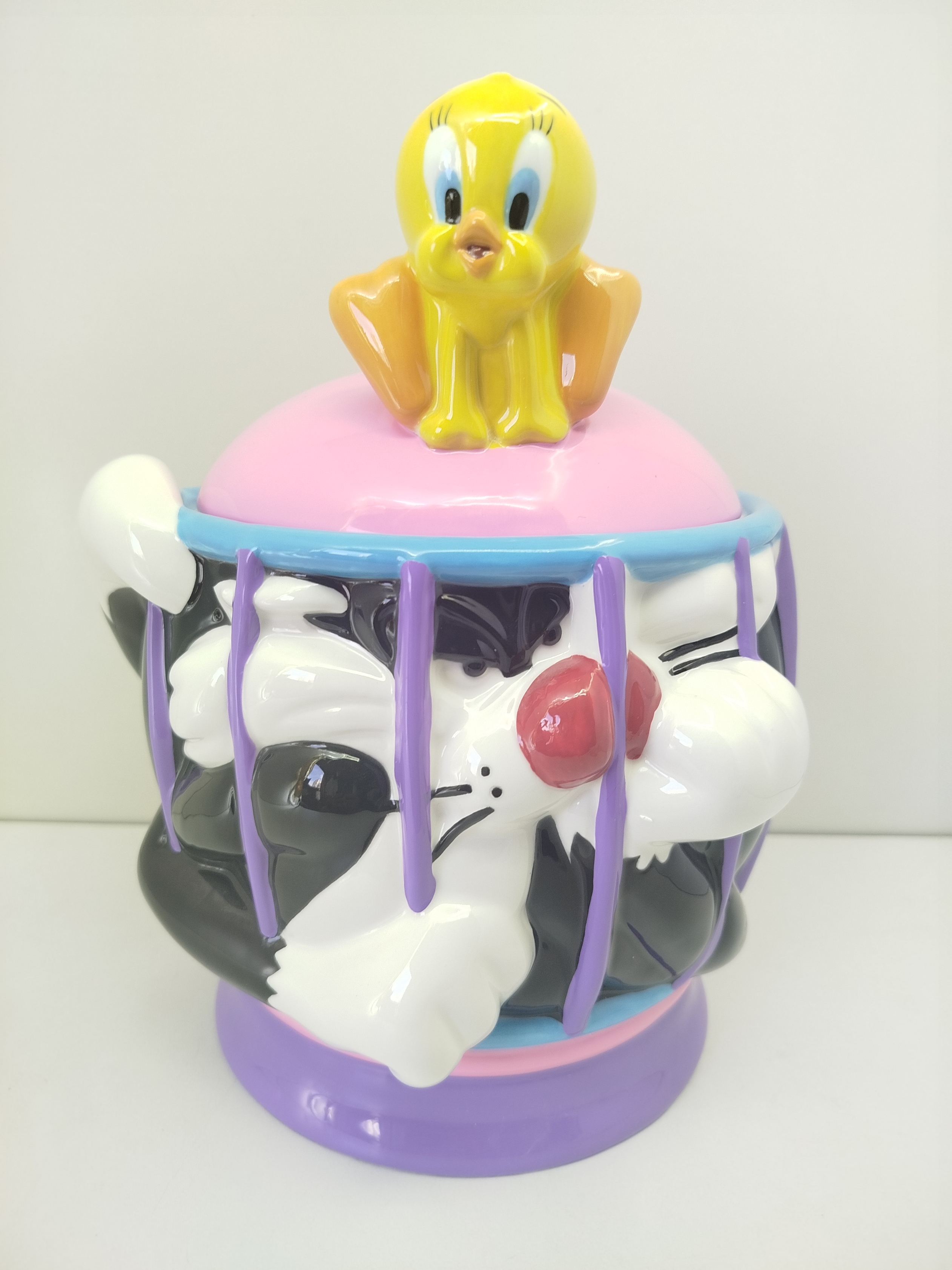 GALLETERO   "Twapped" (Silvestre y Piolín) de Looney Tunes fabricado por Warner Bros.