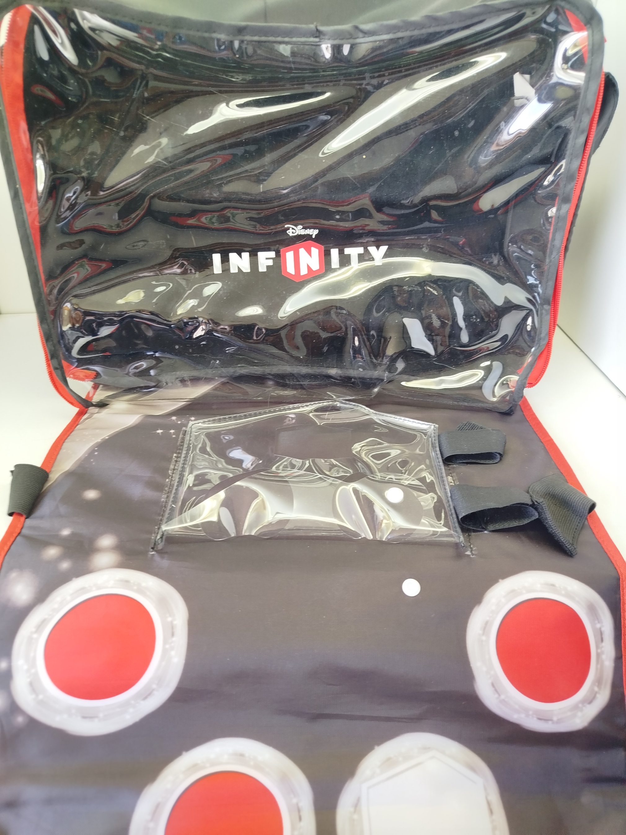 Maletin Infinity , un accesorio oficial diseñado para transportar y proteger los elementos del videojuego Disney Infinity