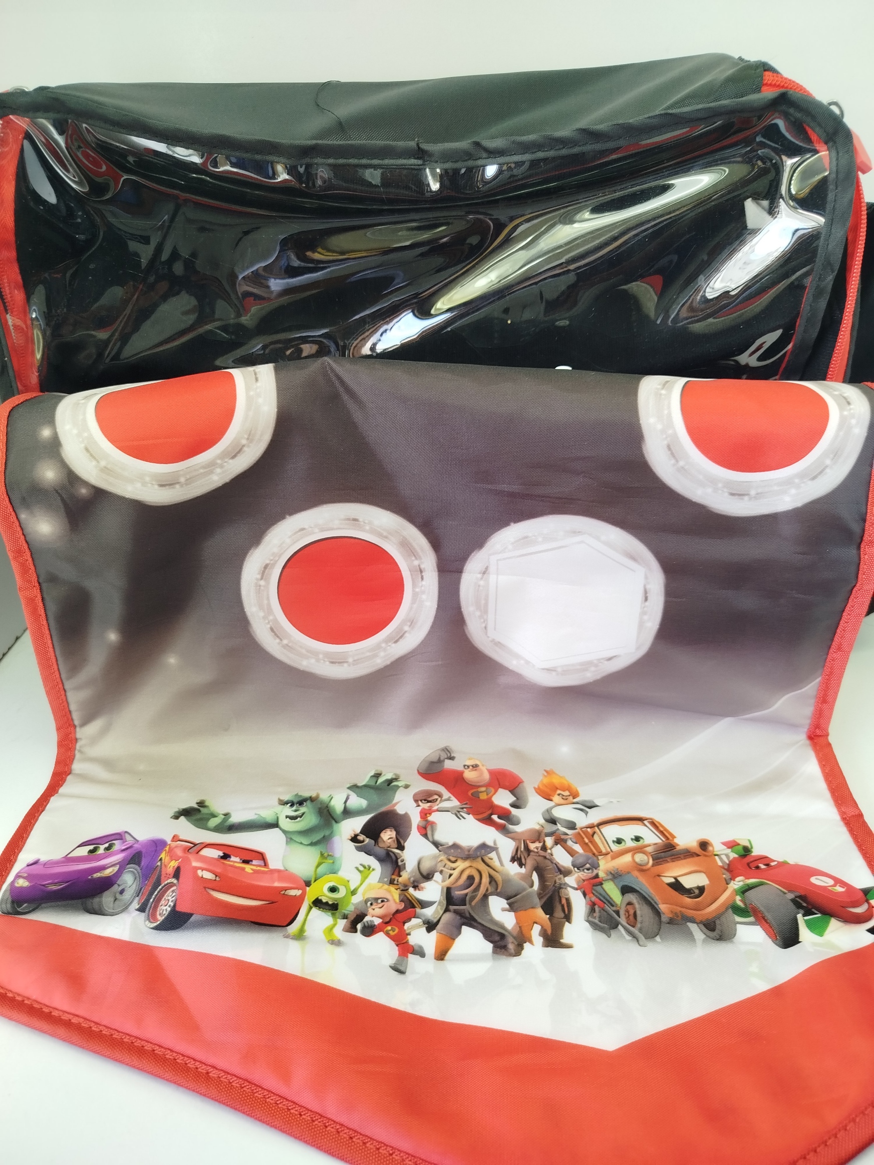 Maletin Infinity , un accesorio oficial diseñado para transportar y proteger los elementos del videojuego Disney Infinity