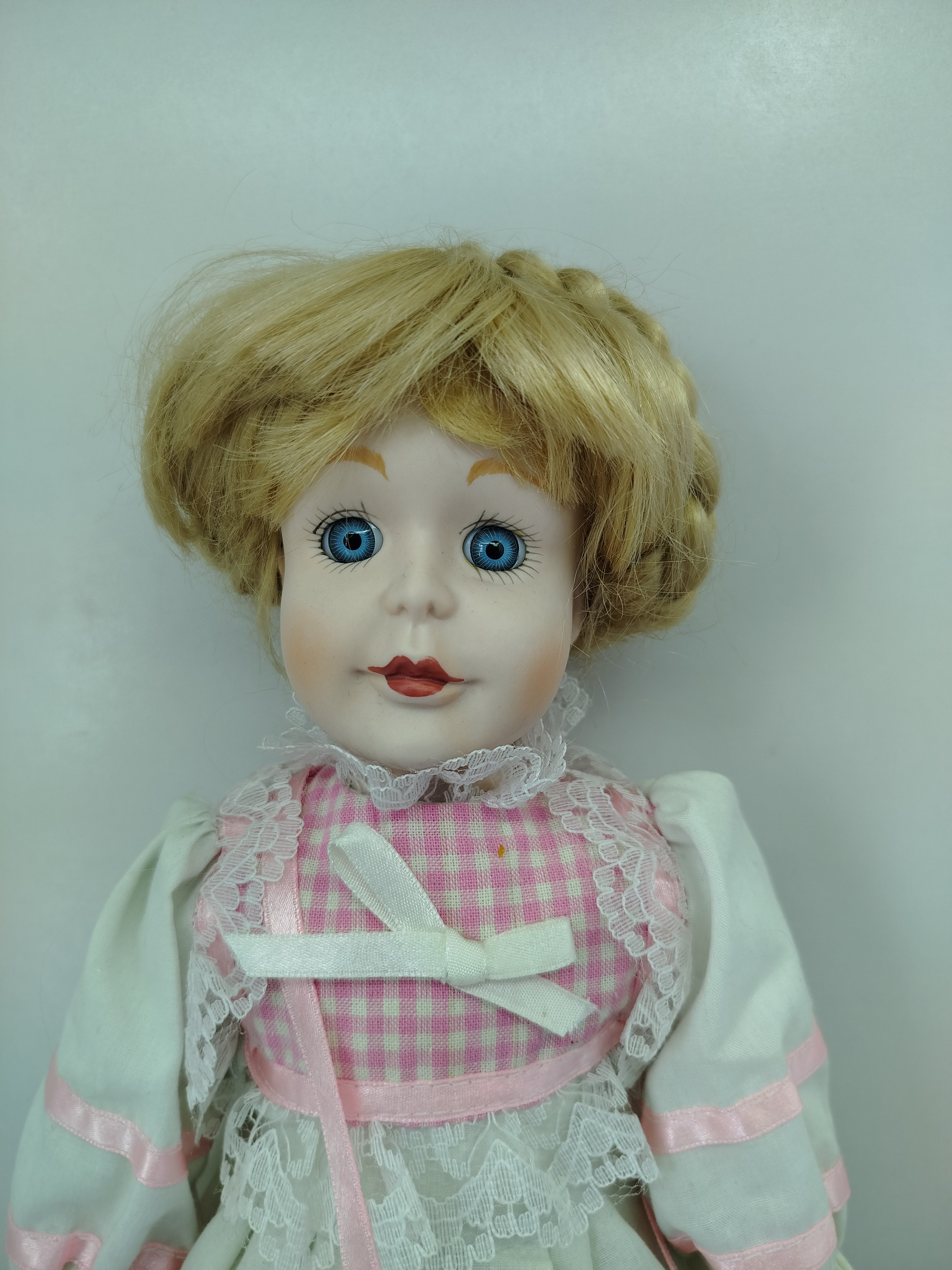 Molly Collector Dol -  Muñeca de porcelana de colección de estilo vintage
