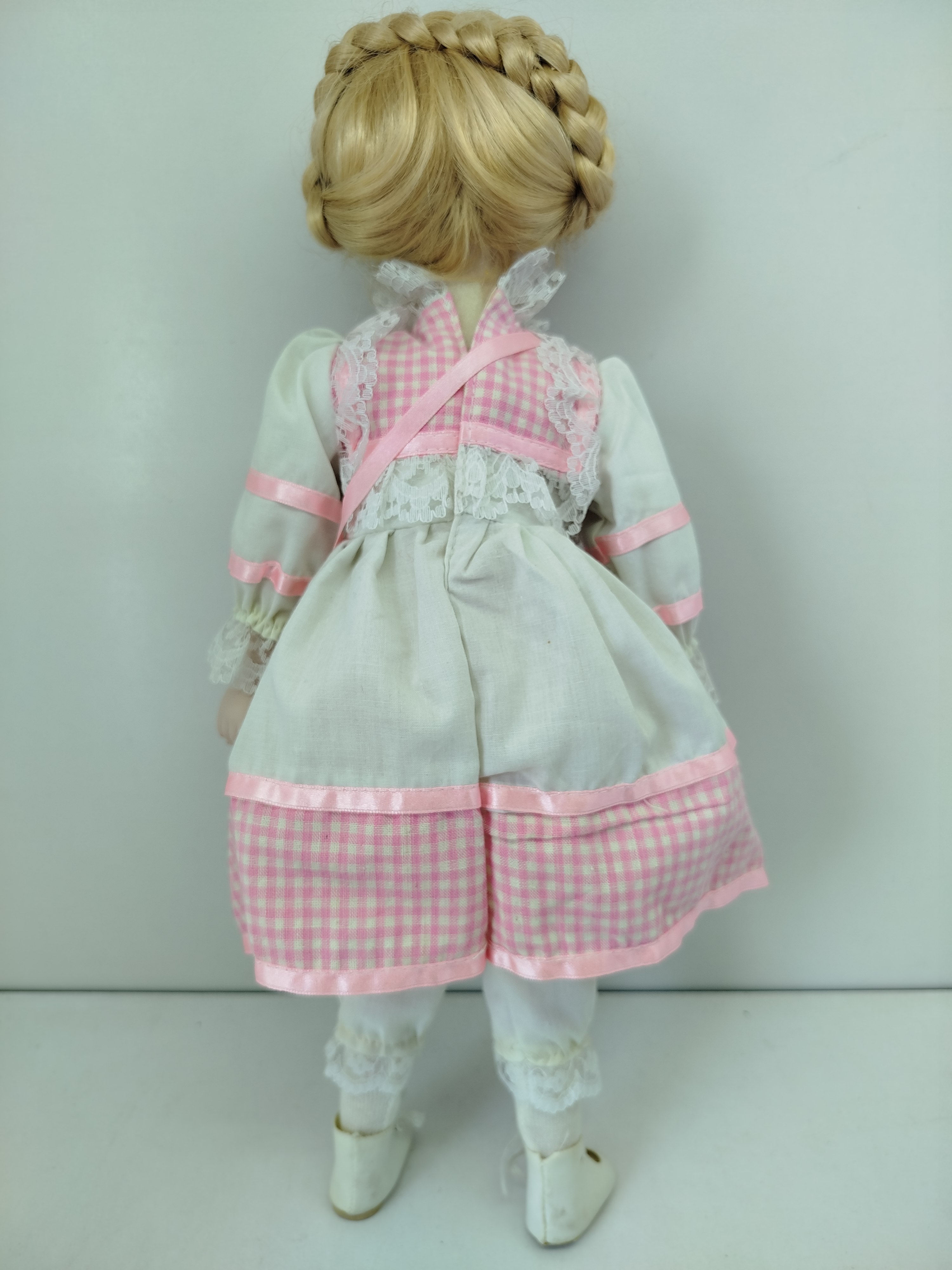 Molly Collector Dol -  Muñeca de porcelana de colección de estilo vintage