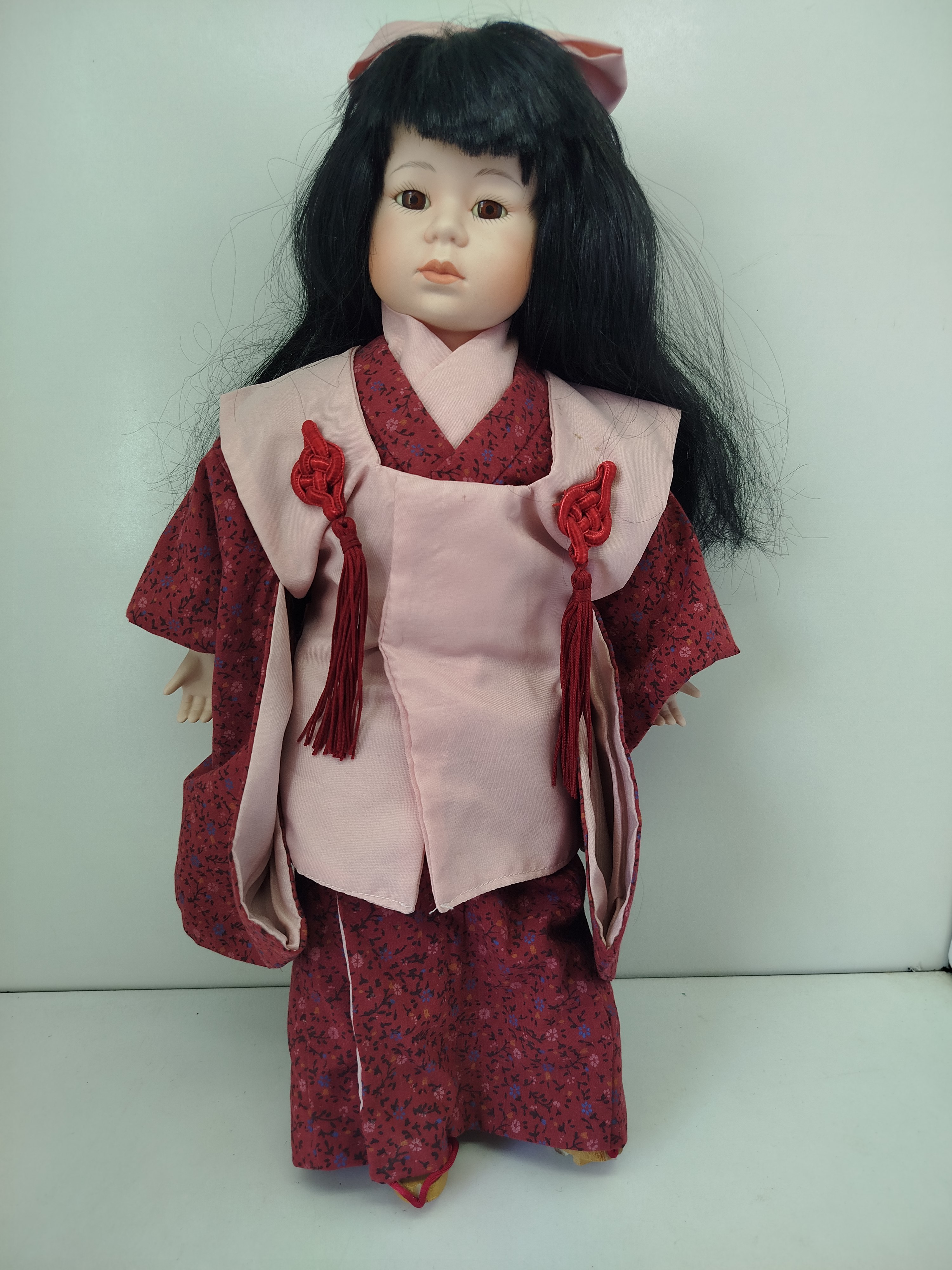 Muñeca japonesa de porcelana de colección de estilo vintage,  diseñada inspirándose en las tradicionales muñecas Ichimatsu