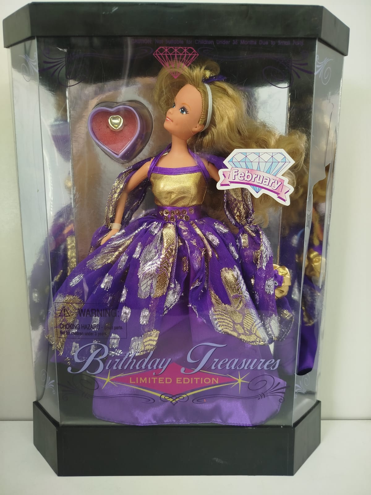 Birthday Treasures - February Limited Edition (de Lucky Ind. Co. / línea similar de los años 90) (lado derecho de la caja rota)