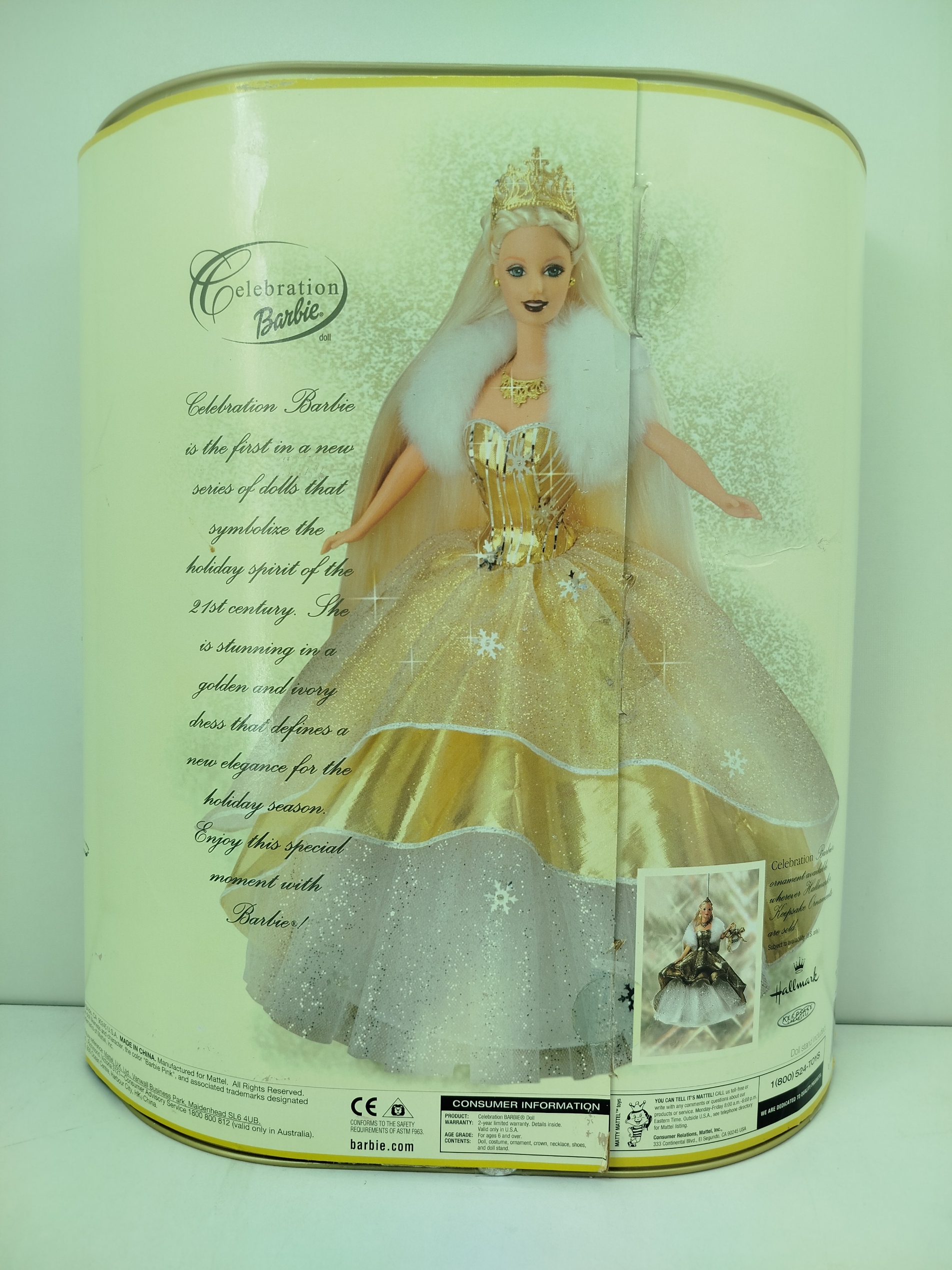  Celebration Barbie Special 2000 Edition , fabricada por Mattel para conmemorar la llegada del nuevo milenio.