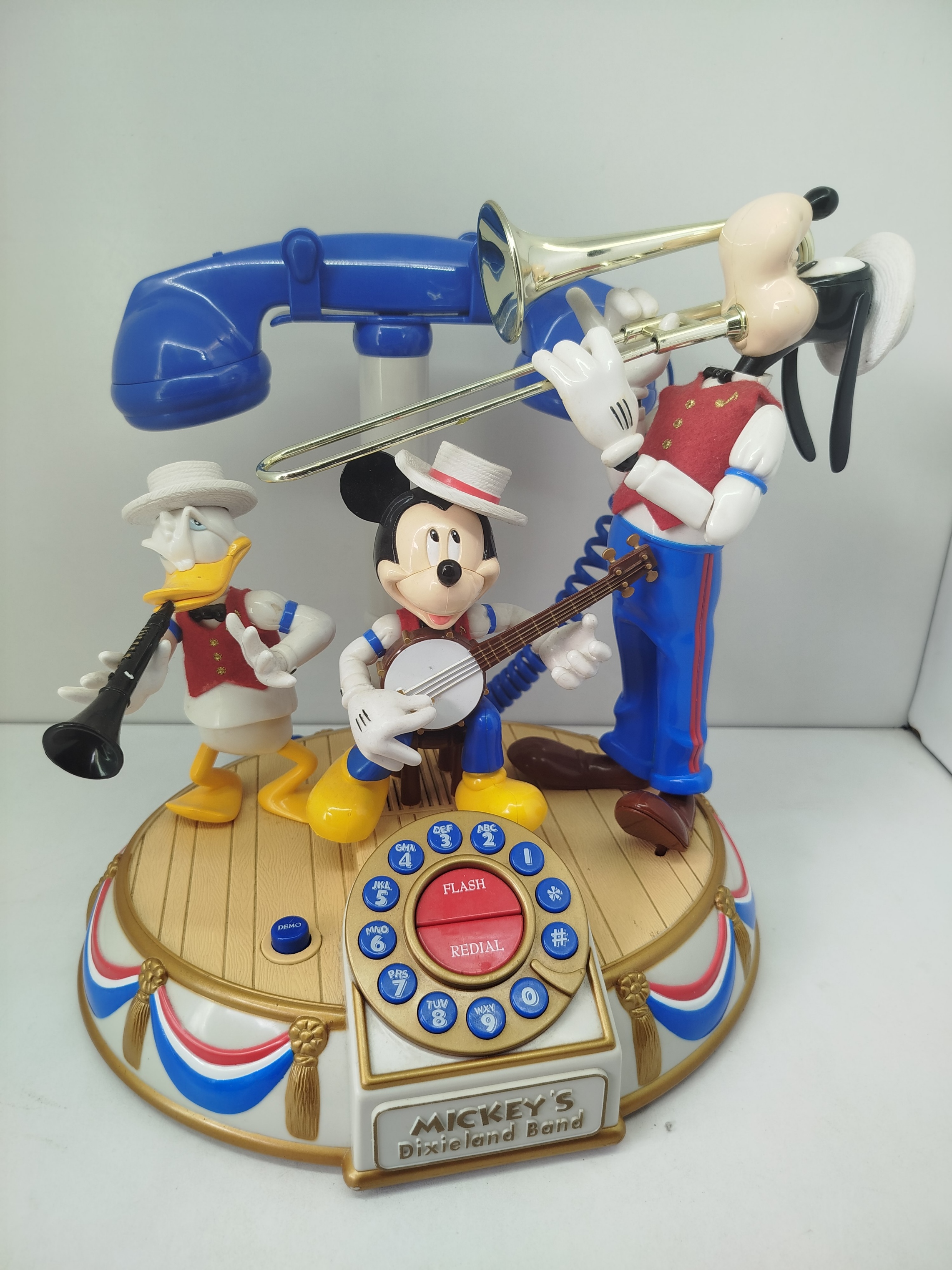 teléfono animado y musical "Mickey's Dixieland Band" (ver video)