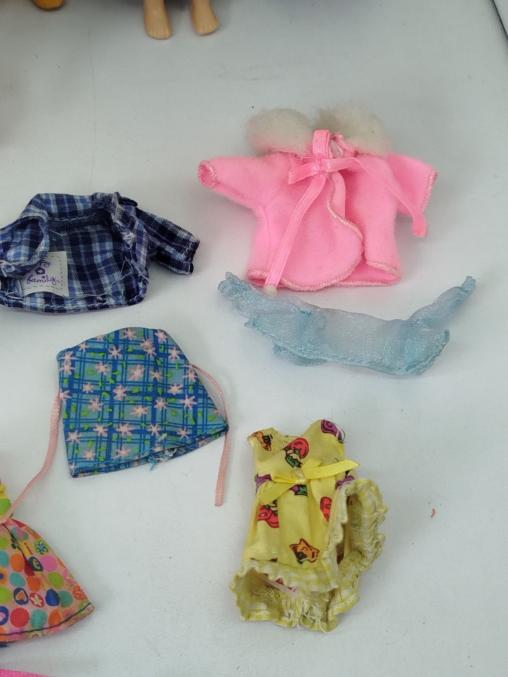 13 Muñequitas vintage mini mas ropa variada de 15 a 7cm