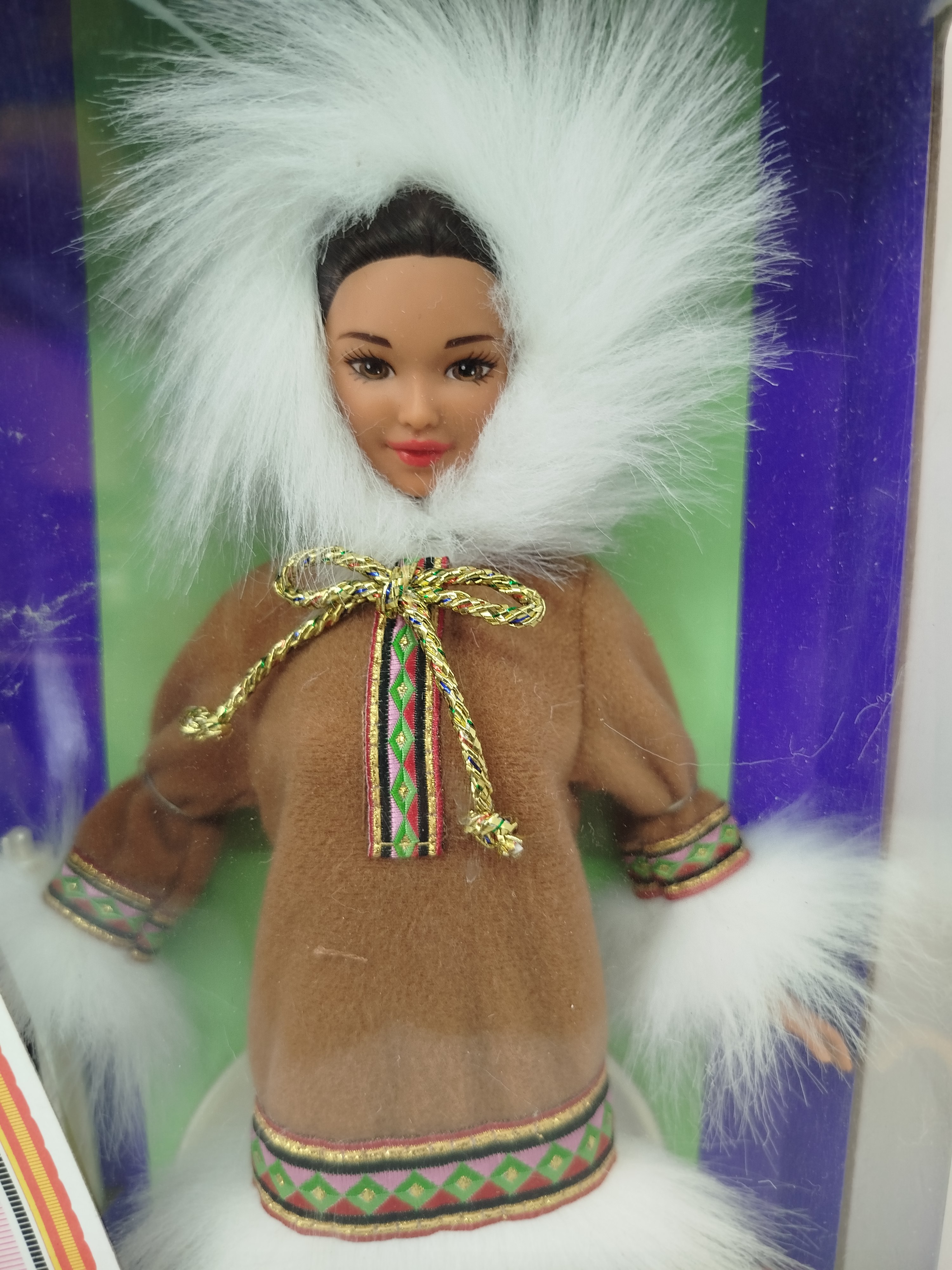  Arctic Barbie (Barbie del Ártico) de la colección Dolls of the World, lanzada por Mattel en 1996