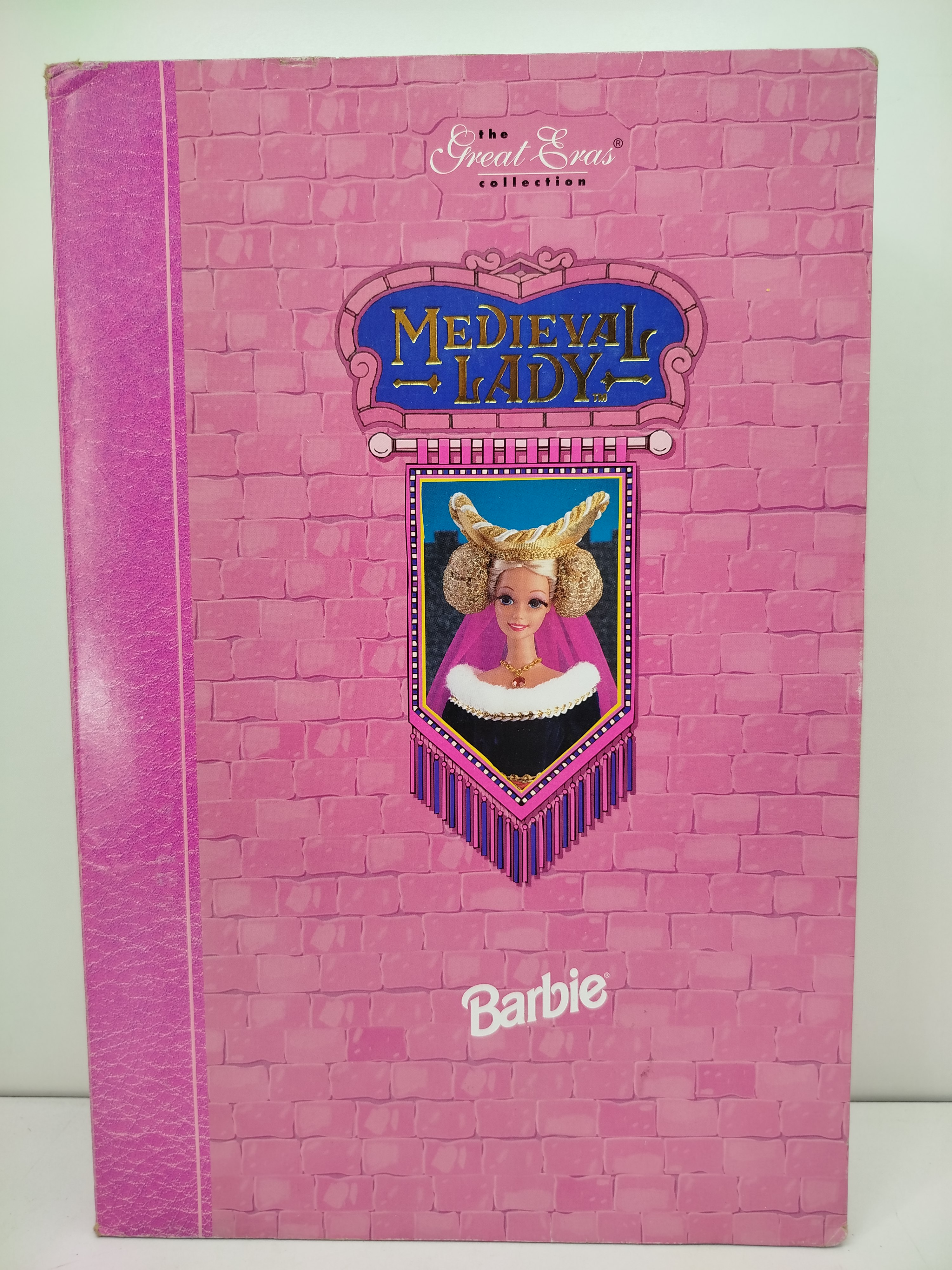  Medieval Lady Barbie (Dama Medieval), perteneciente al Volumen 5 de la línea The Great Eras Collection, lanzada por Mattel en 1994