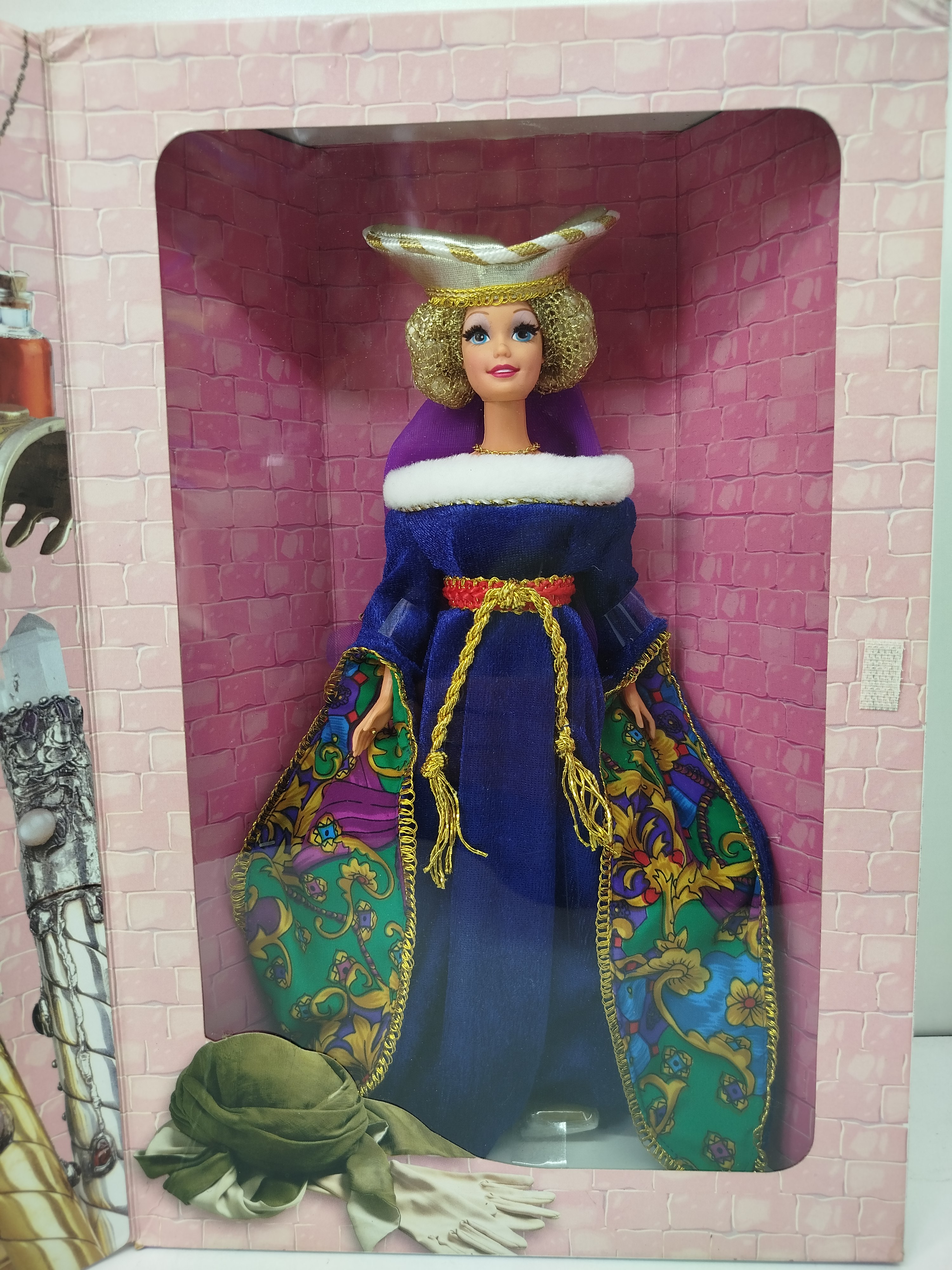  Medieval Lady Barbie (Dama Medieval), perteneciente al Volumen 5 de la línea The Great Eras Collection, lanzada por Mattel en 1994