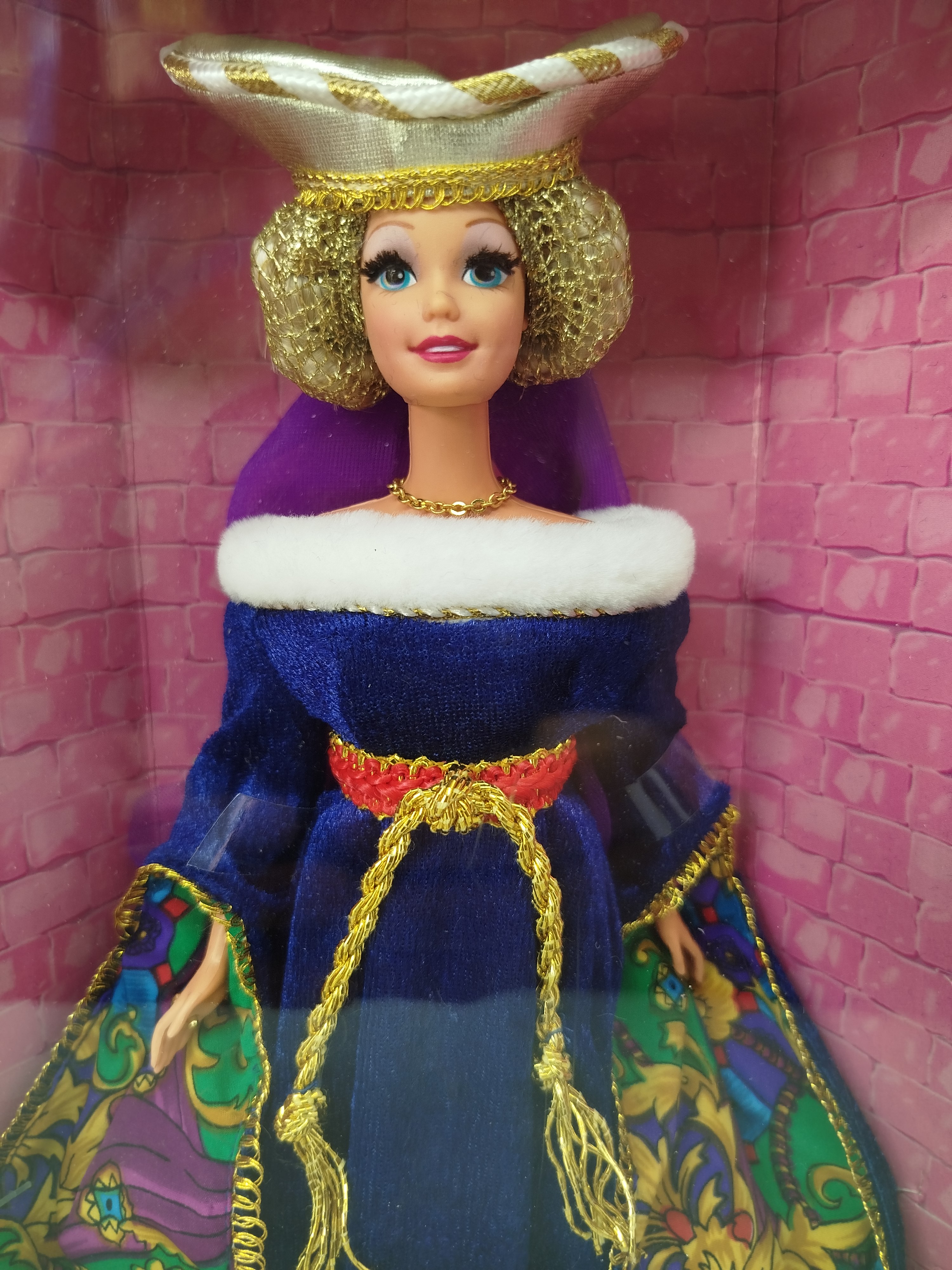  Medieval Lady Barbie (Dama Medieval), perteneciente al Volumen 5 de la línea The Great Eras Collection, lanzada por Mattel en 1994