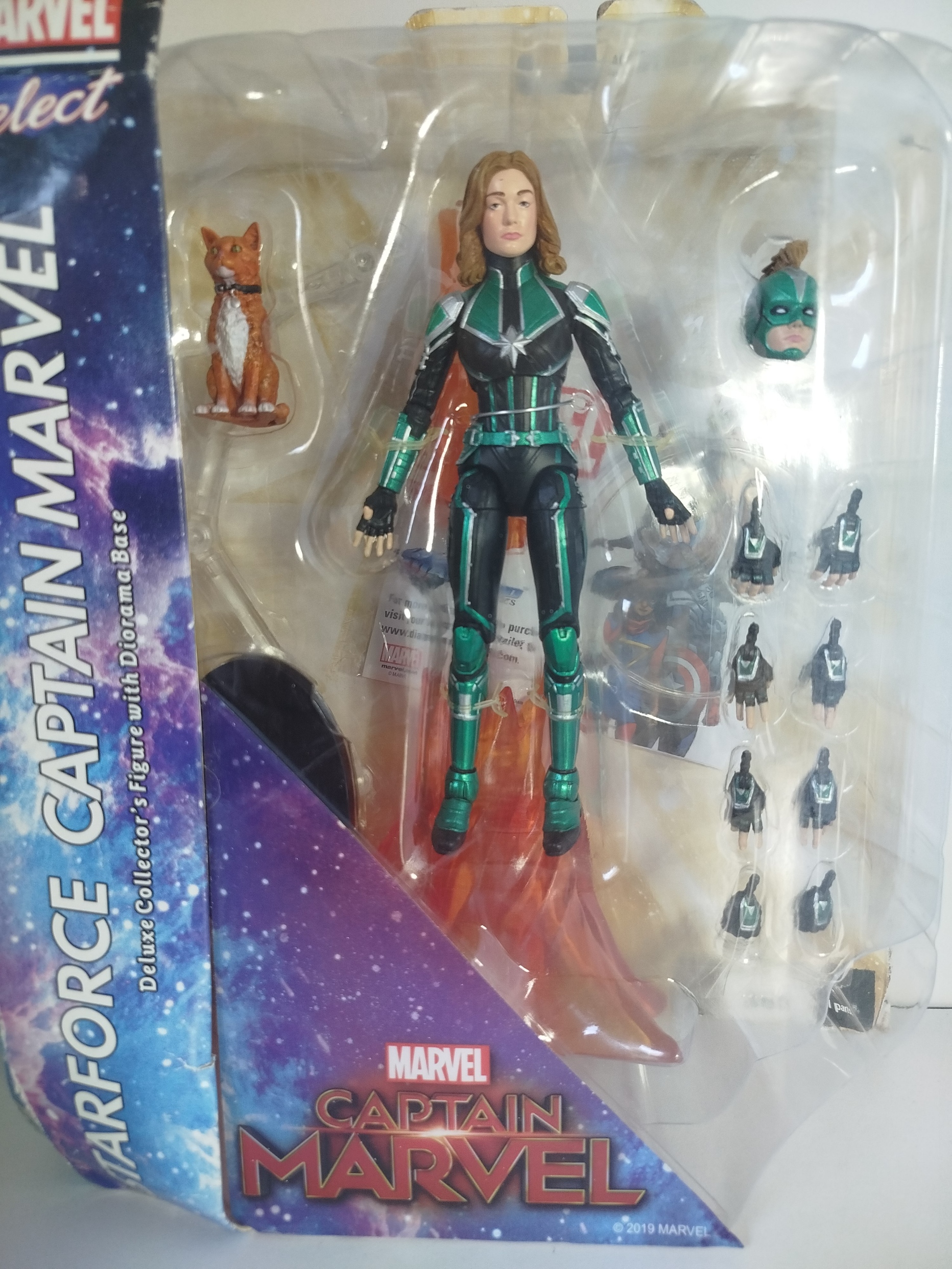 Marvel Select de Capitana Marvel en su version de uniforme Starforce