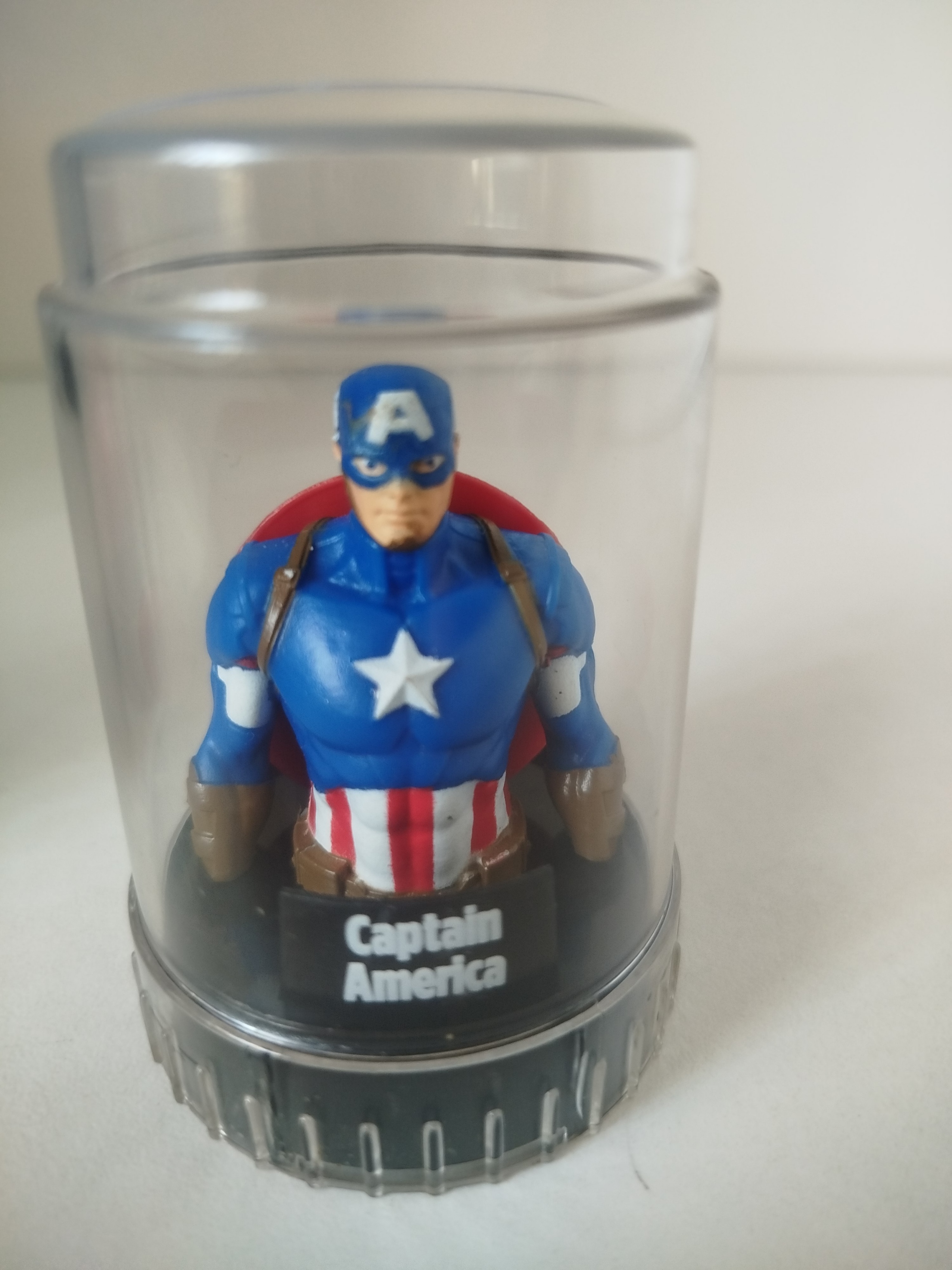 4 PODZ - Superheroes - Cápsulas  transparentes con base negra