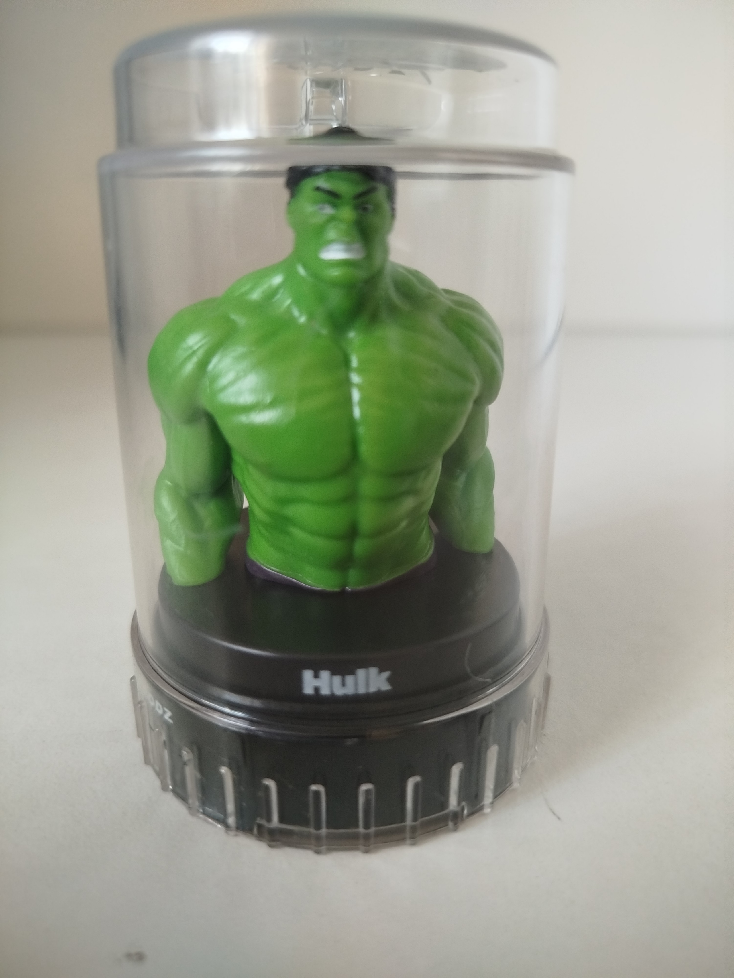 4 PODZ - Superheroes - Cápsulas  transparentes con base negra