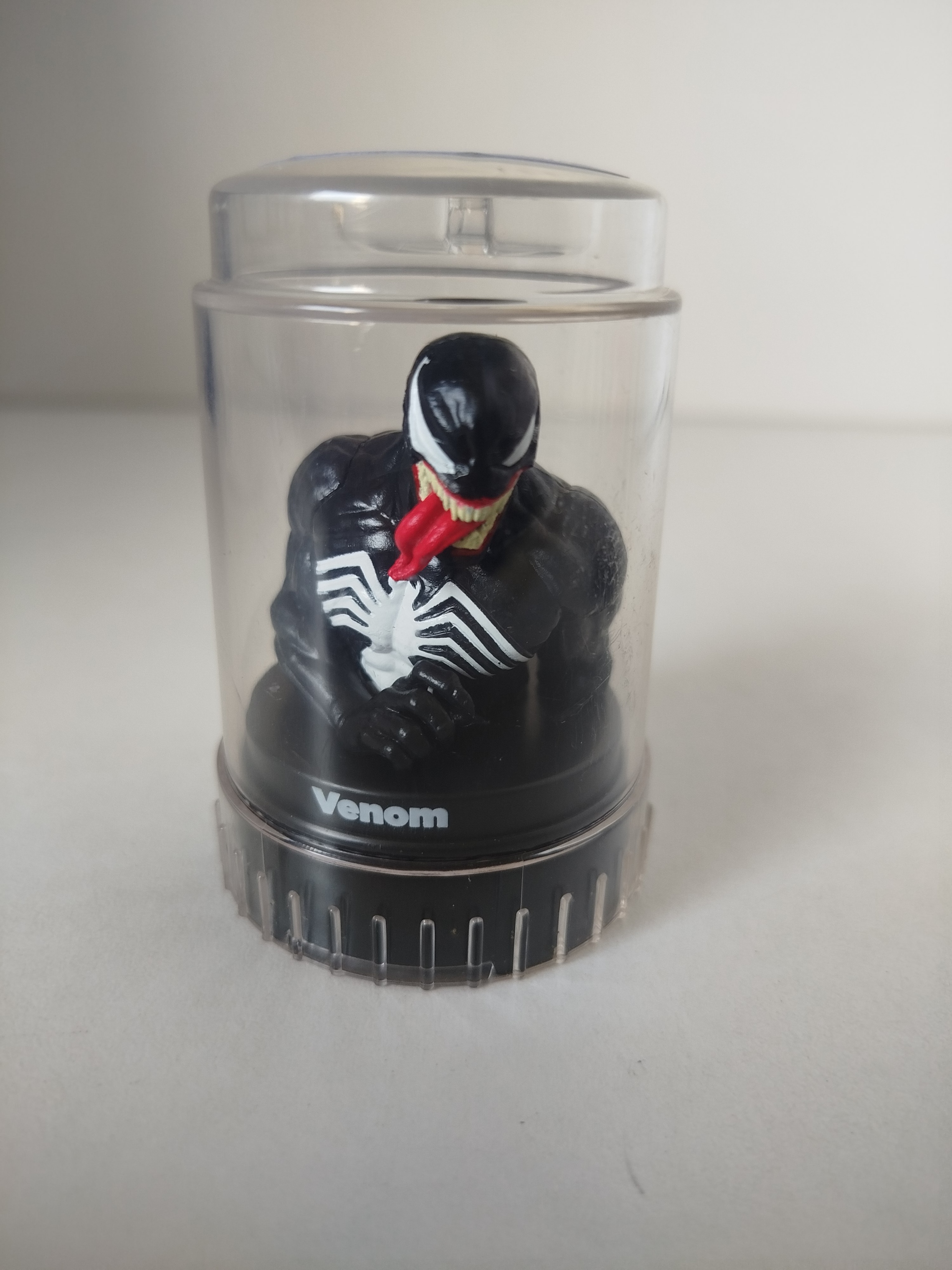 4 PODZ - Superheroes - Cápsulas  transparentes con base negra
