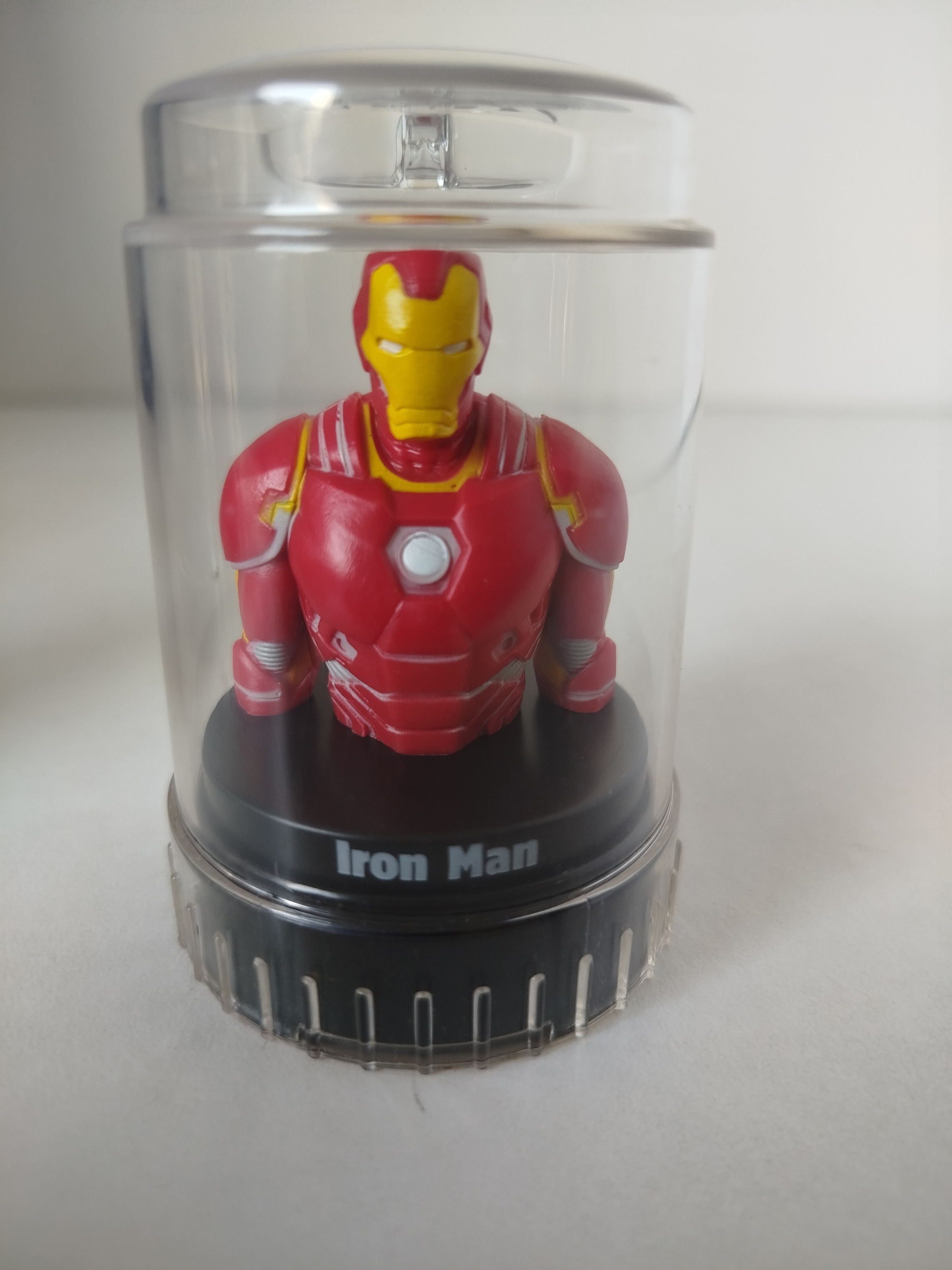 4 PODZ - Superheroes - Cápsulas  transparentes con base negra