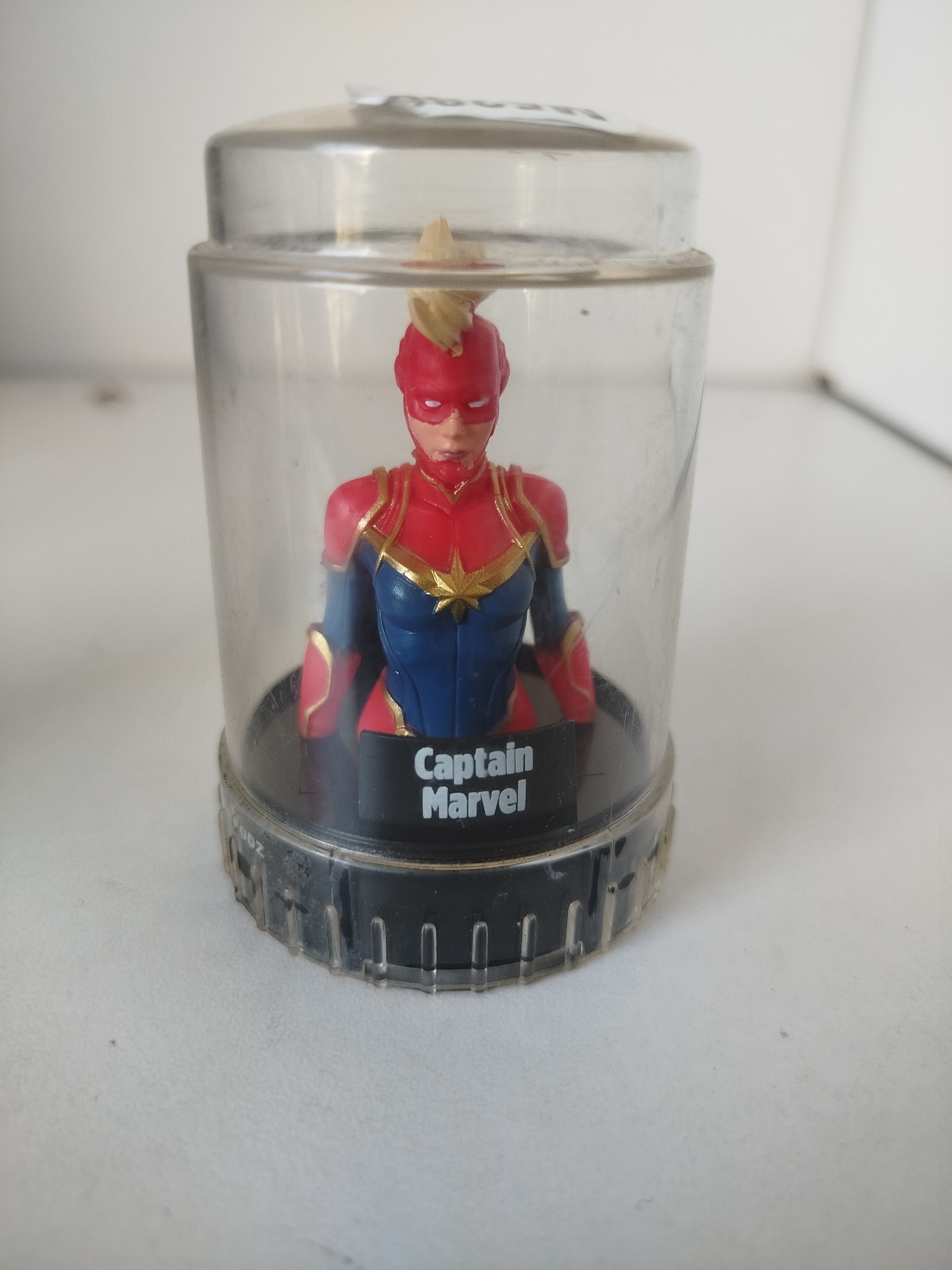 4 PODZ - Superheroes - Cápsulas  transparentes con base negra