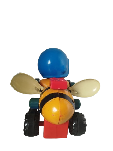 MUÑECO EN MOTO - UN ALA ROTA