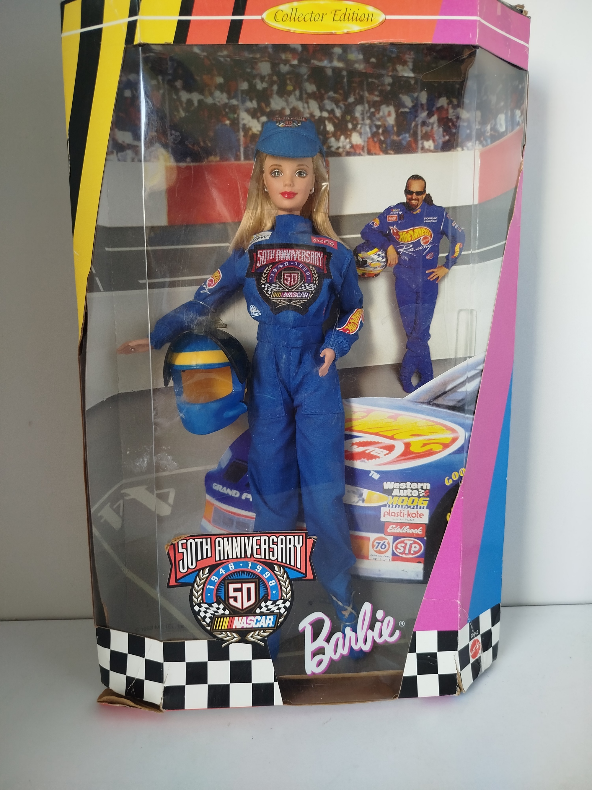 Barbie  -  Coleccionista NASCAR 50 Aniversario 