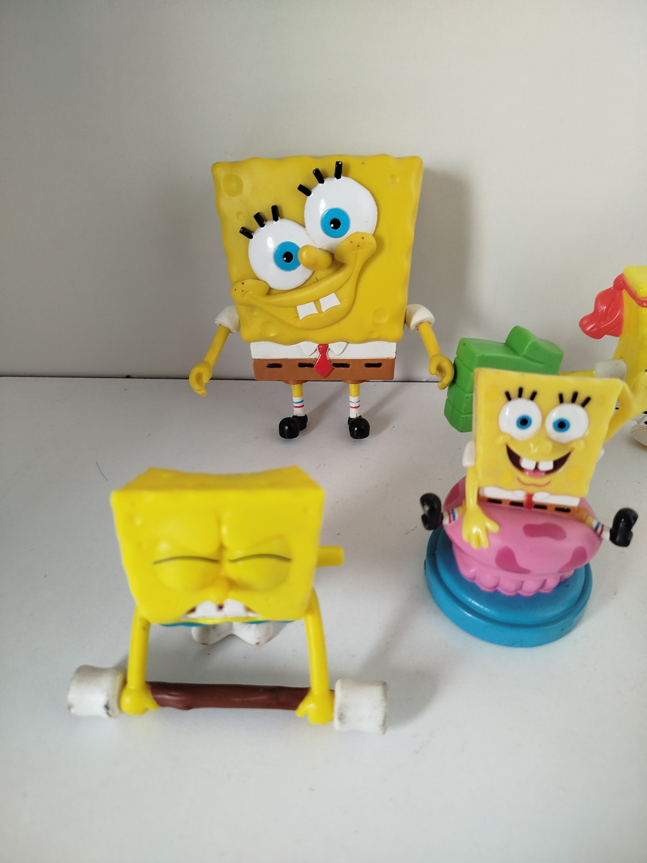 Lote de  5 Figuras de Bob Esponja